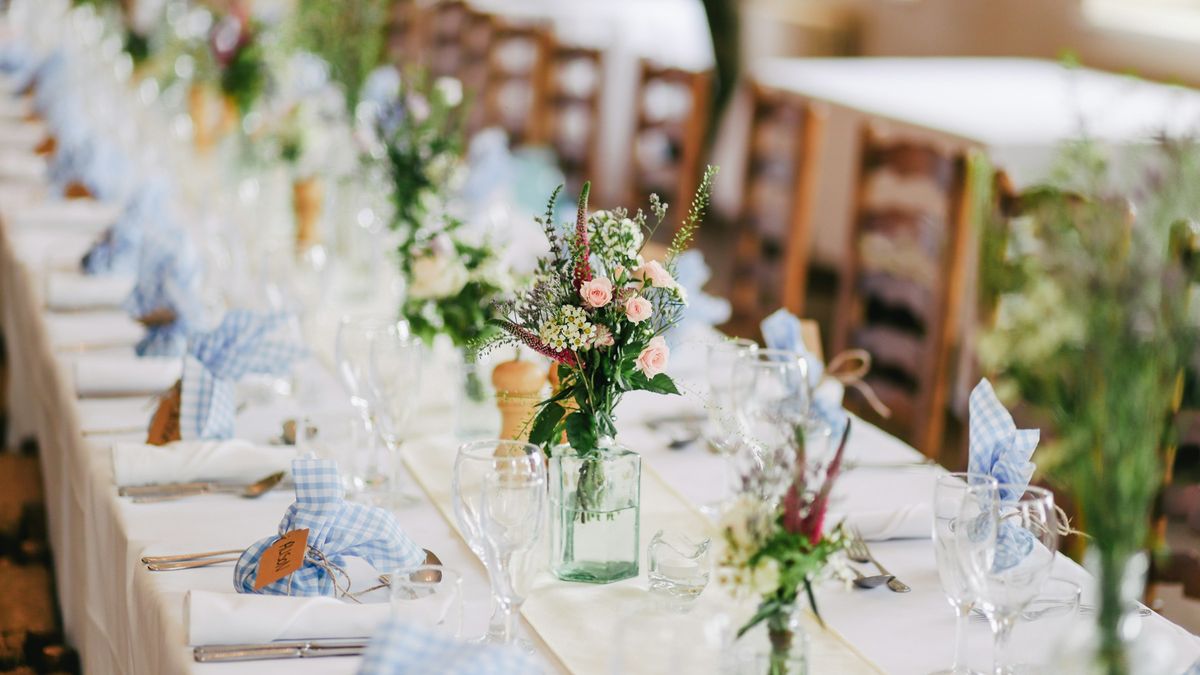 How to Choose the Right Floral Arrangement for Your Wedding